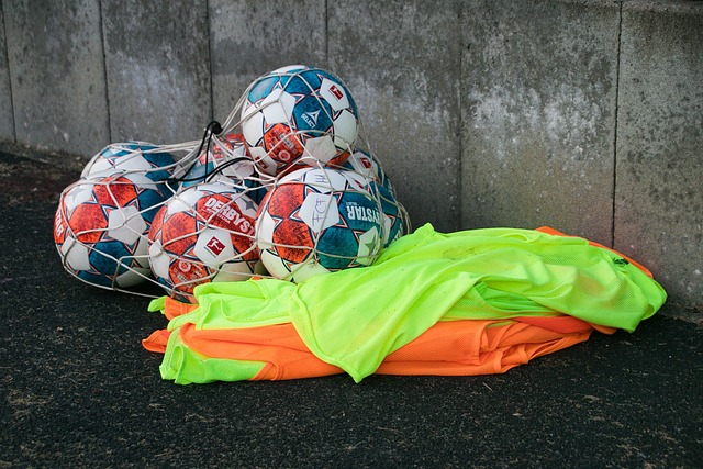 欧冠半场：科纳特进球被吹，蓝黑军伤2将，国米0-0利物浦